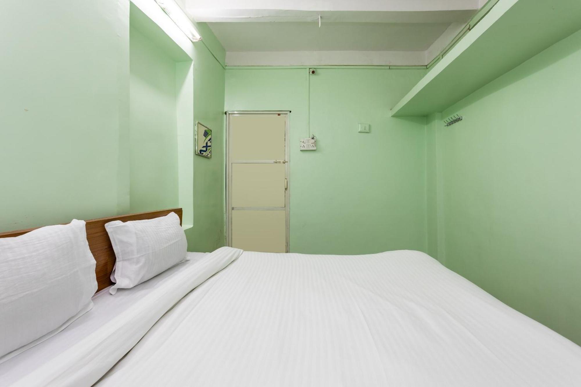 Spot On Hotel Sawera Indore Bagian luar foto