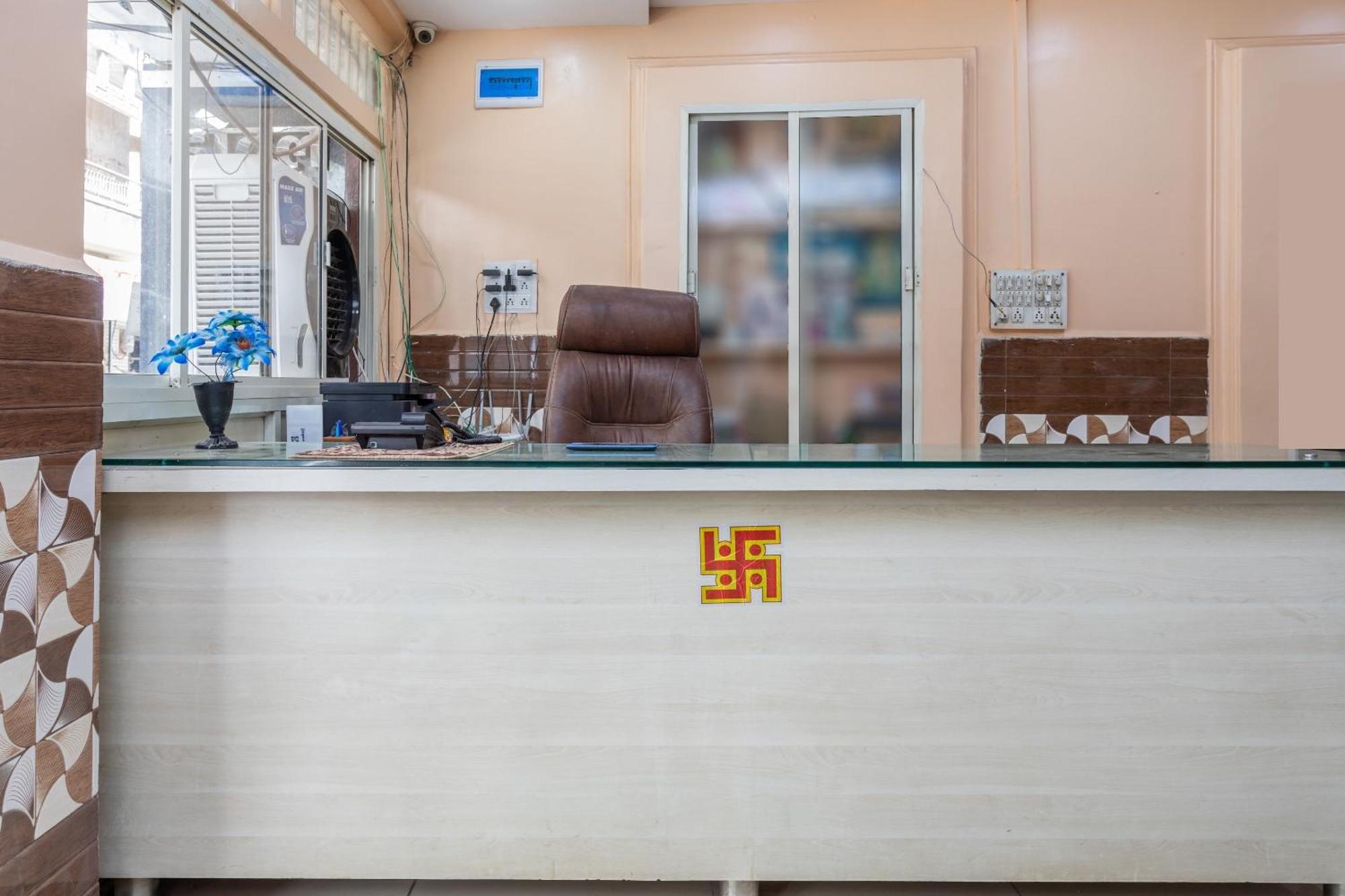 Spot On Hotel Sawera Indore Bagian luar foto