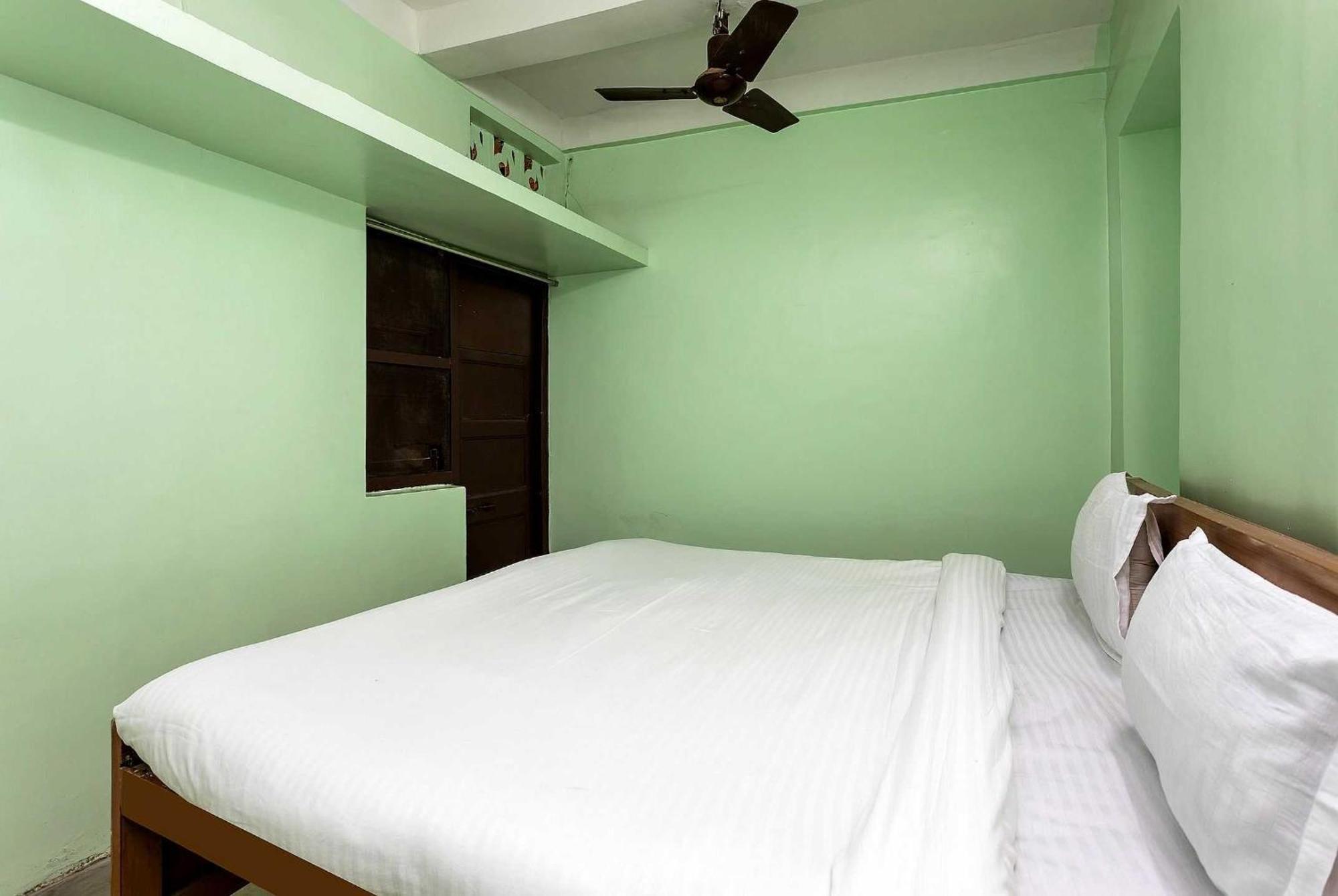 Spot On Hotel Sawera Indore Bagian luar foto