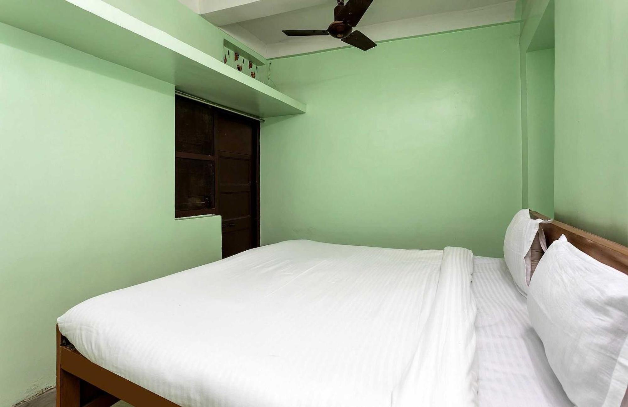 Spot On Hotel Sawera Indore Bagian luar foto