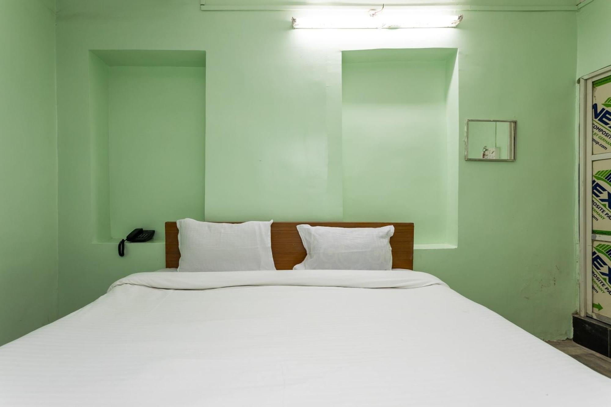 Spot On Hotel Sawera Indore Bagian luar foto