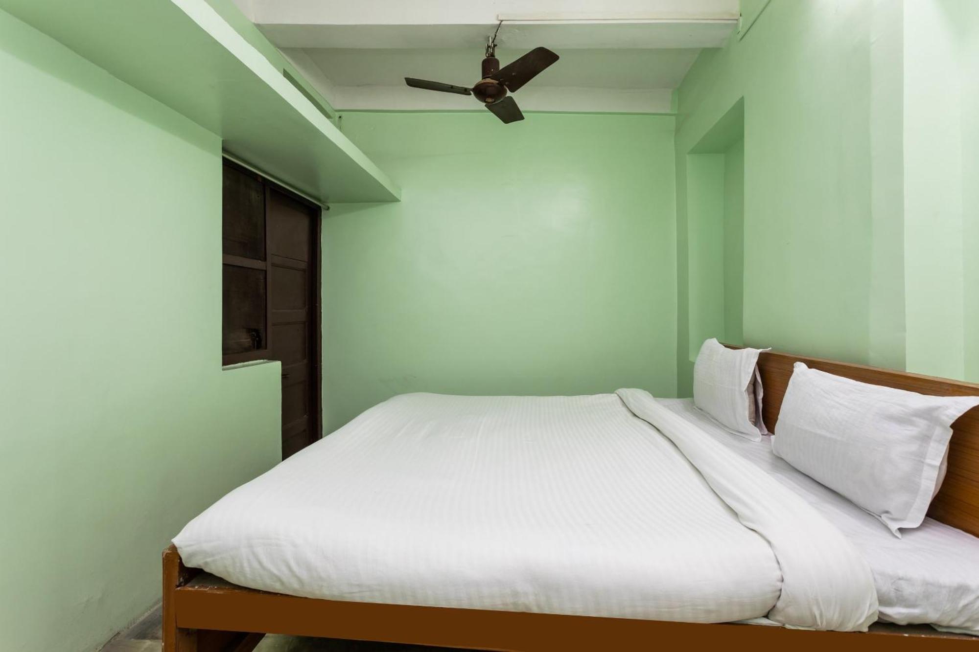 Spot On Hotel Sawera Indore Bagian luar foto
